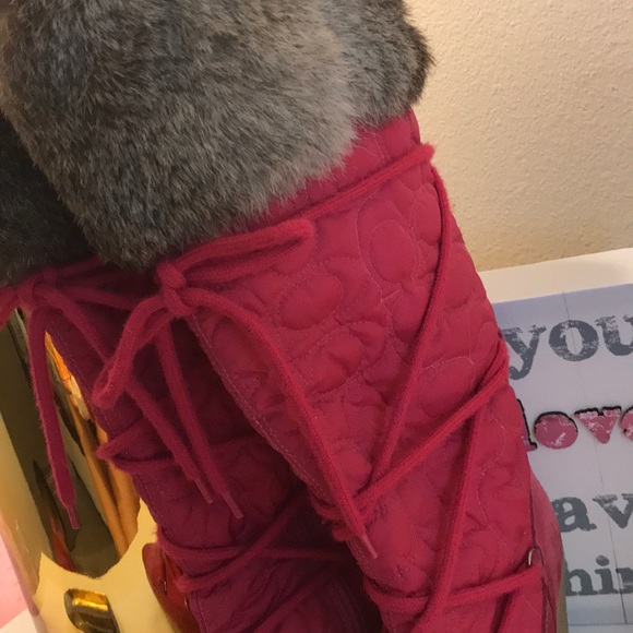 Coach signature fur boots - Picture 2 of 6